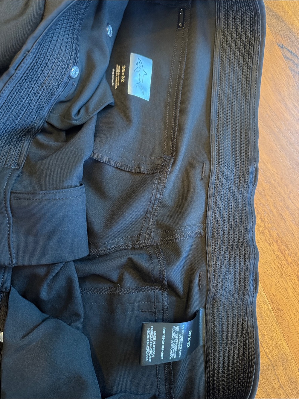 Greg Norman Men's Pants - Picture 2 of 4